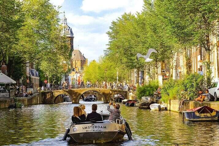Parlo Tours 2TGEMV-AMSBER (5D4N AMSTERDAM & BERLIN) Landing Photo