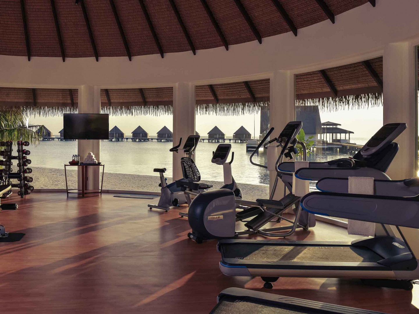 5D4N MALDIVES MERCURE KOODDOO RESORT Gallery Photo 10
